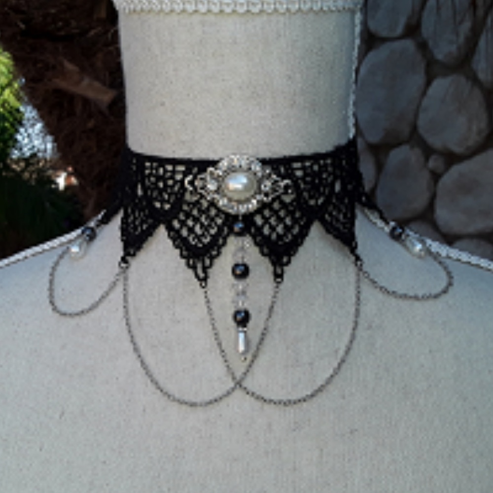 COPY - NWT HANDMADE VICTORIAN GOTHIC CHOKER.